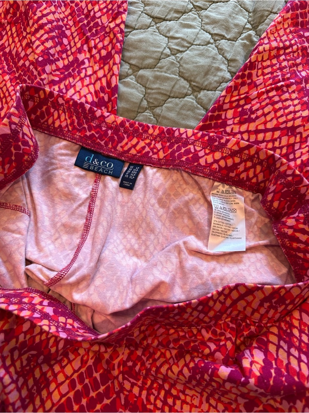 Pink Patterned Cropped Wide-Leg Pants - Picture 2 of 4